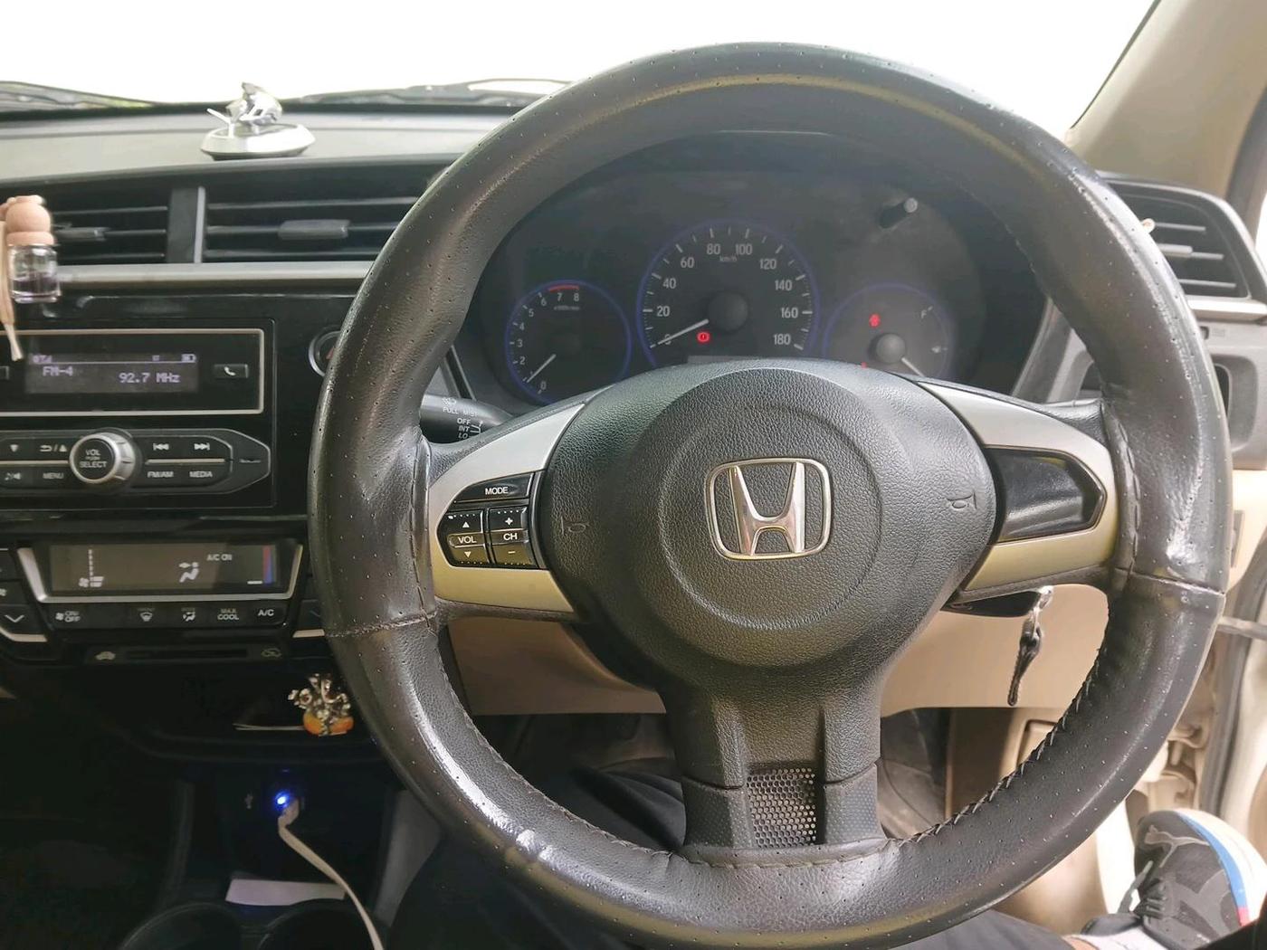 2017 Honda Amaze 1.2L I-VTEC S, Petrol, Manual, 66,240 km, interior