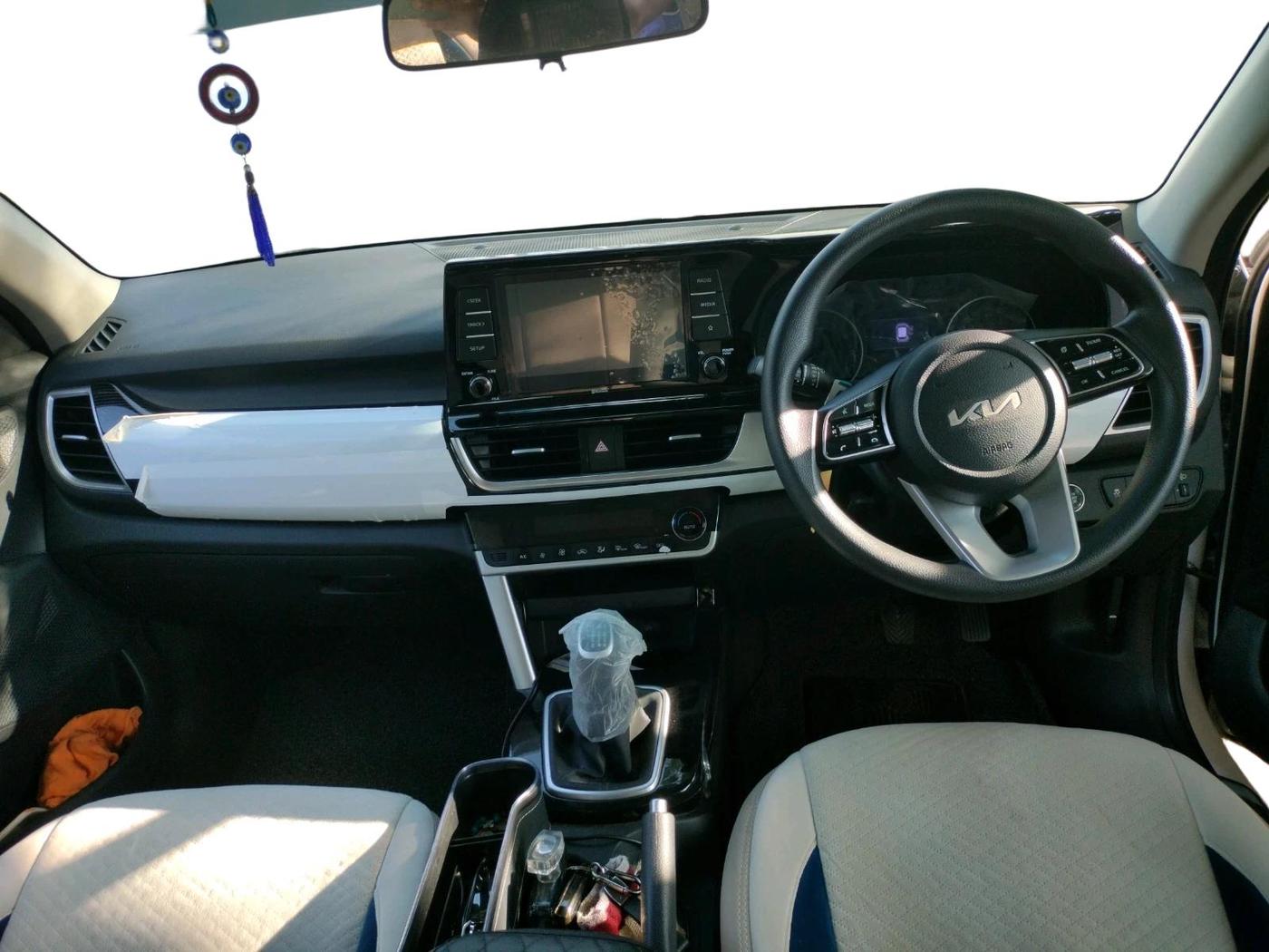 2022 KIA SELTOS HTK PLUS 1.5 IMT, Petrol, Manual, 17,566 km, interior