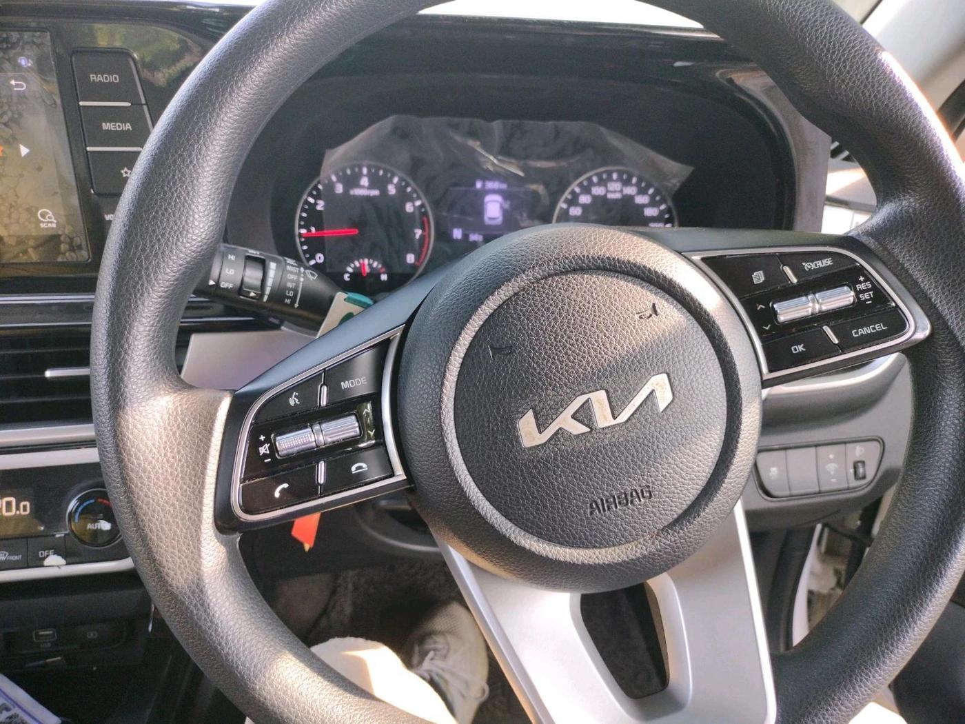 2022 KIA SELTOS HTK PLUS 1.5 IMT, Petrol, Manual, 17,566 km, interior