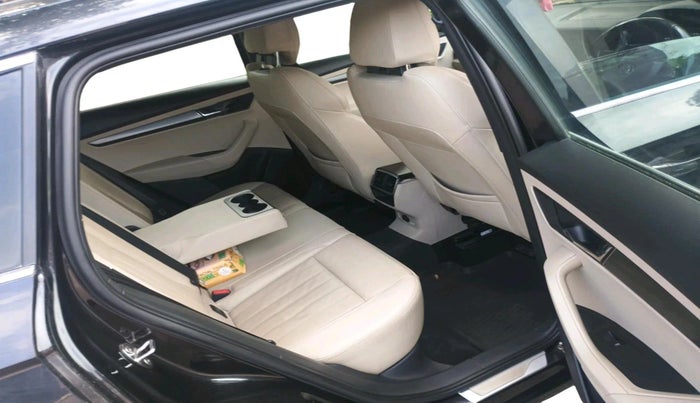 2020 Skoda Karoq STYLE 1.5 TSI AT, Petrol, Automatic, 6,91,122 km, interior