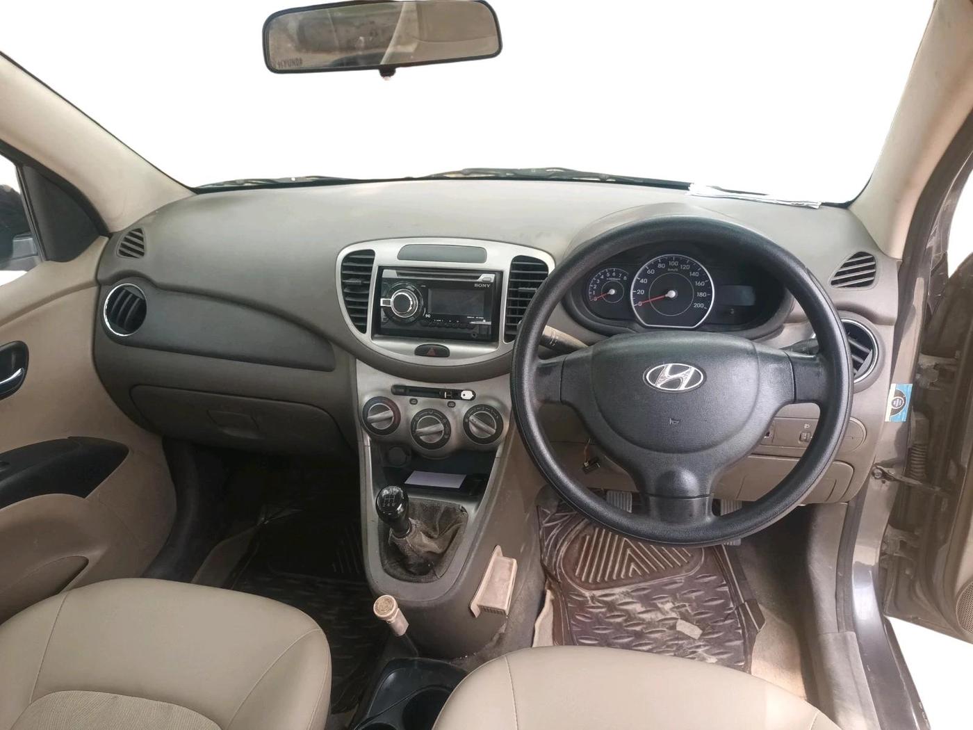 2012 Hyundai i10 MAGNA 1.2, CNG, Manual, 1,04,542 km, interior