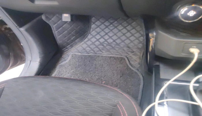 2022 Renault Kiger RXZ AMT, Petrol, Automatic, 39,825 km, interior