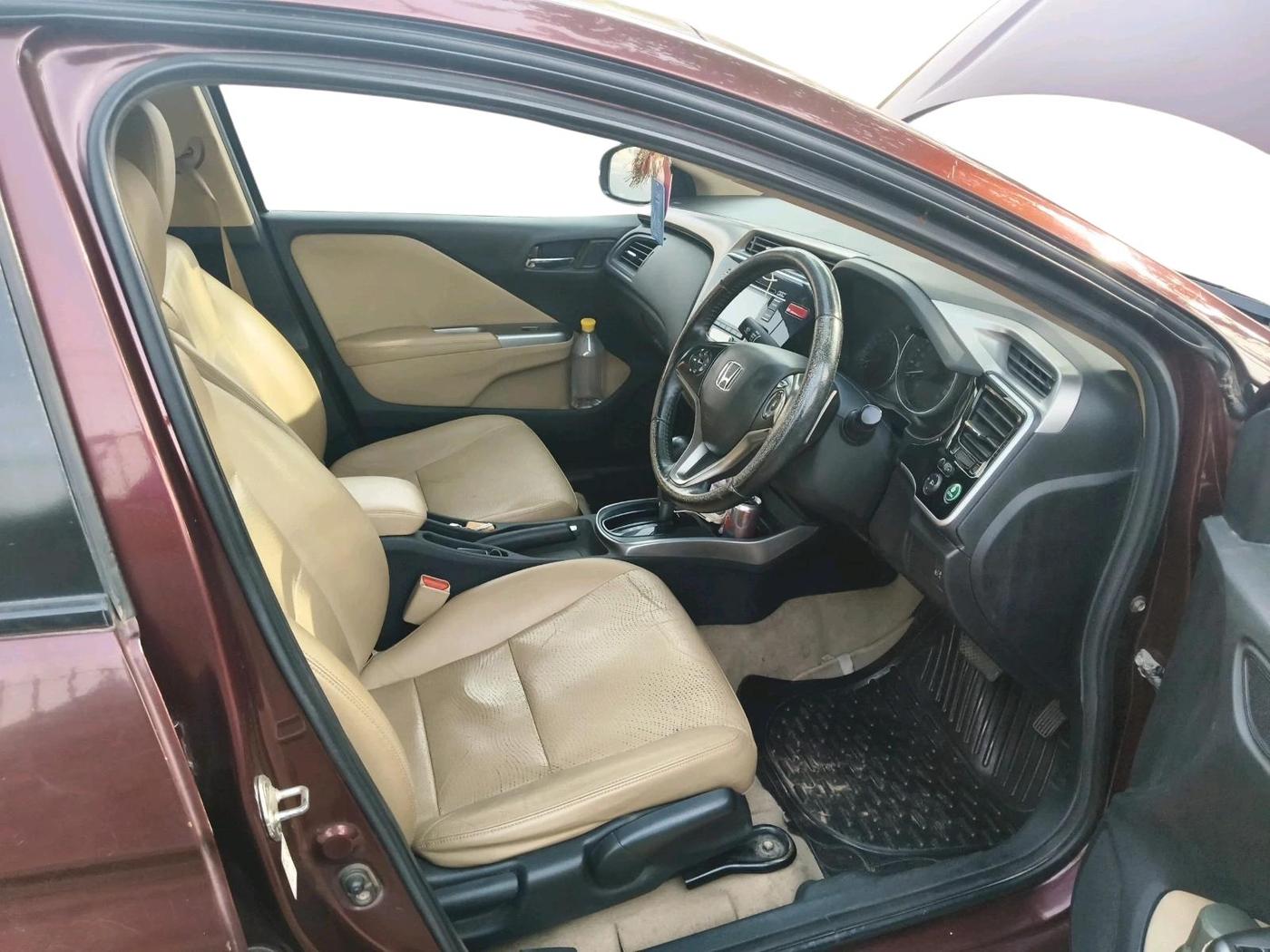 2015 Honda City 1.5L I-VTEC VX CVT, CNG, Automatic, 1,13,790 km, interior