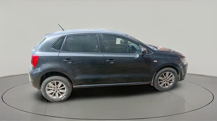 2015 Volkswagen Polo HIGHLINE1.2L, Petrol, Manual, 1,36,788 km, exterior