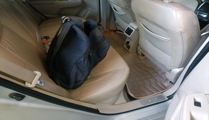 2015 Maruti Ciaz ZXI, CNG, Manual, 1,35,836 km, interior