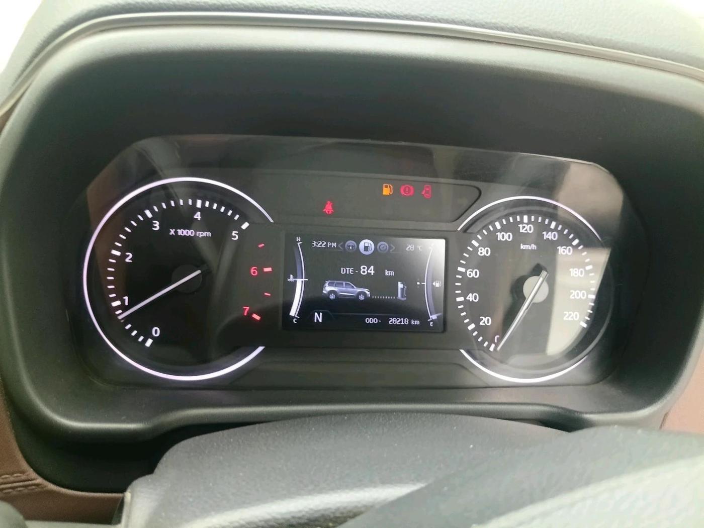 2022 Mahindra SCORPIO-N Z4 PETROL MT 7 STR, Petrol, Manual, 28,218 km, interior