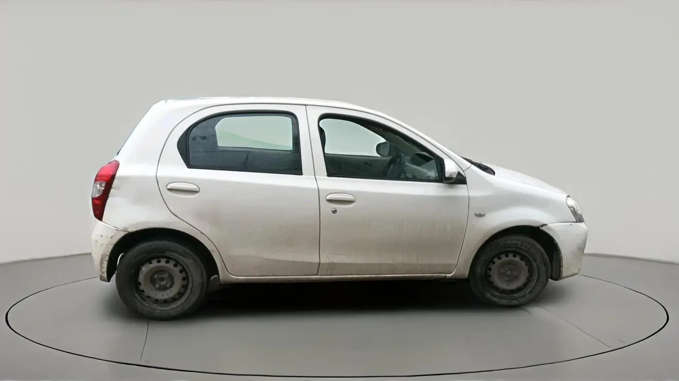 2016 Toyota Etios Liva G, CNG, Manual, 1,26,615 km, exterior