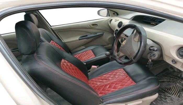 2016 Toyota Etios Liva G, CNG, Manual, 1,26,615 km, interior