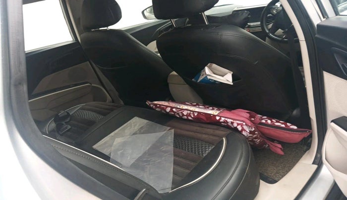 2019 Mahindra XUV300 W6 1.5 DIESEL, Diesel, Manual, 1,03,717 km, interior