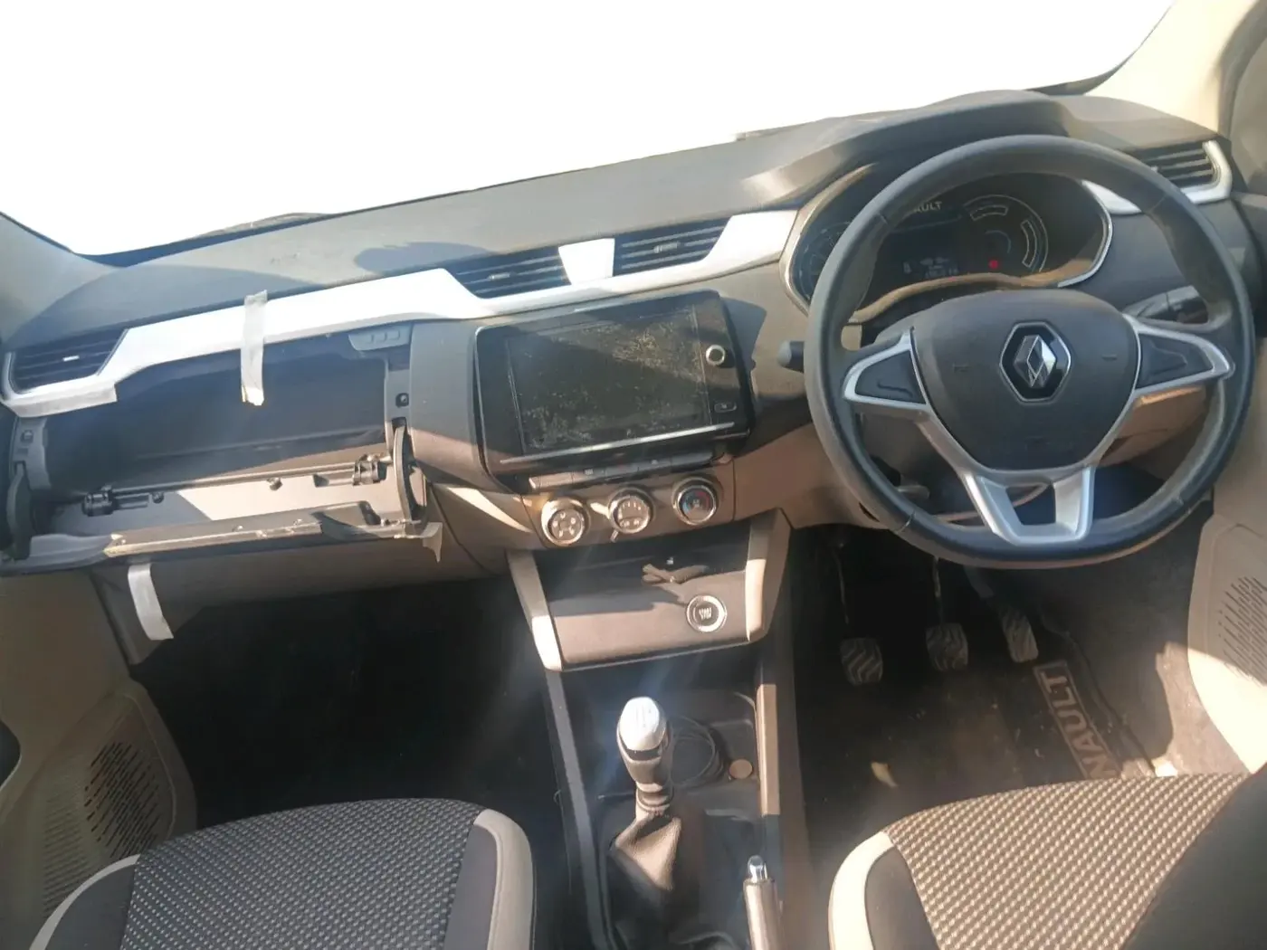 2019 Renault TRIBER RXZ, Petrol, Manual, 48,618 km, interior