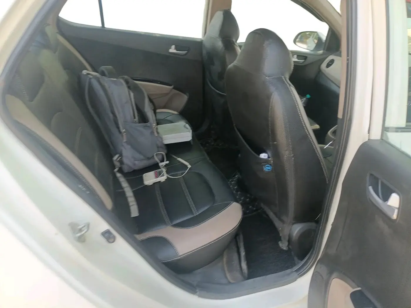 2017 Hyundai Grand i10 SPORTZ 1.2 KAPPA VTVT, Petrol, Manual, 1,20,735 km, interior