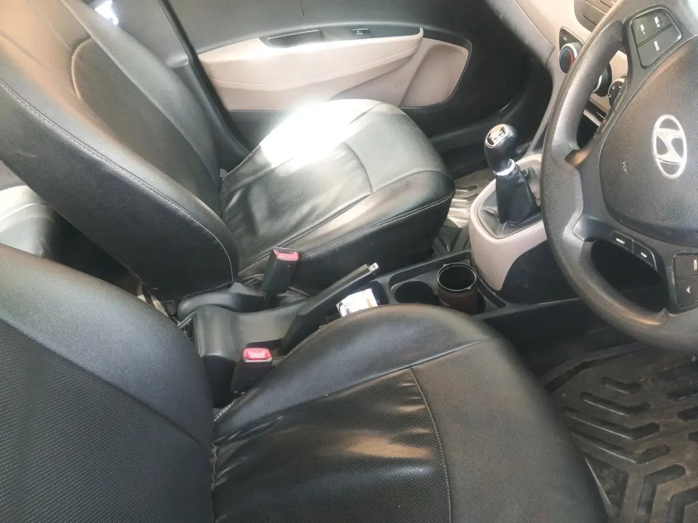 2016 Hyundai Xcent S 1.2, Petrol, Manual, 87,819 km, interior