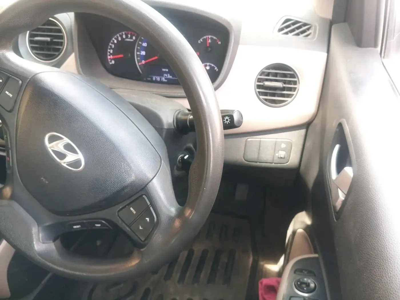 2016 Hyundai Xcent S 1.2, Petrol, Manual, 87,819 km, interior