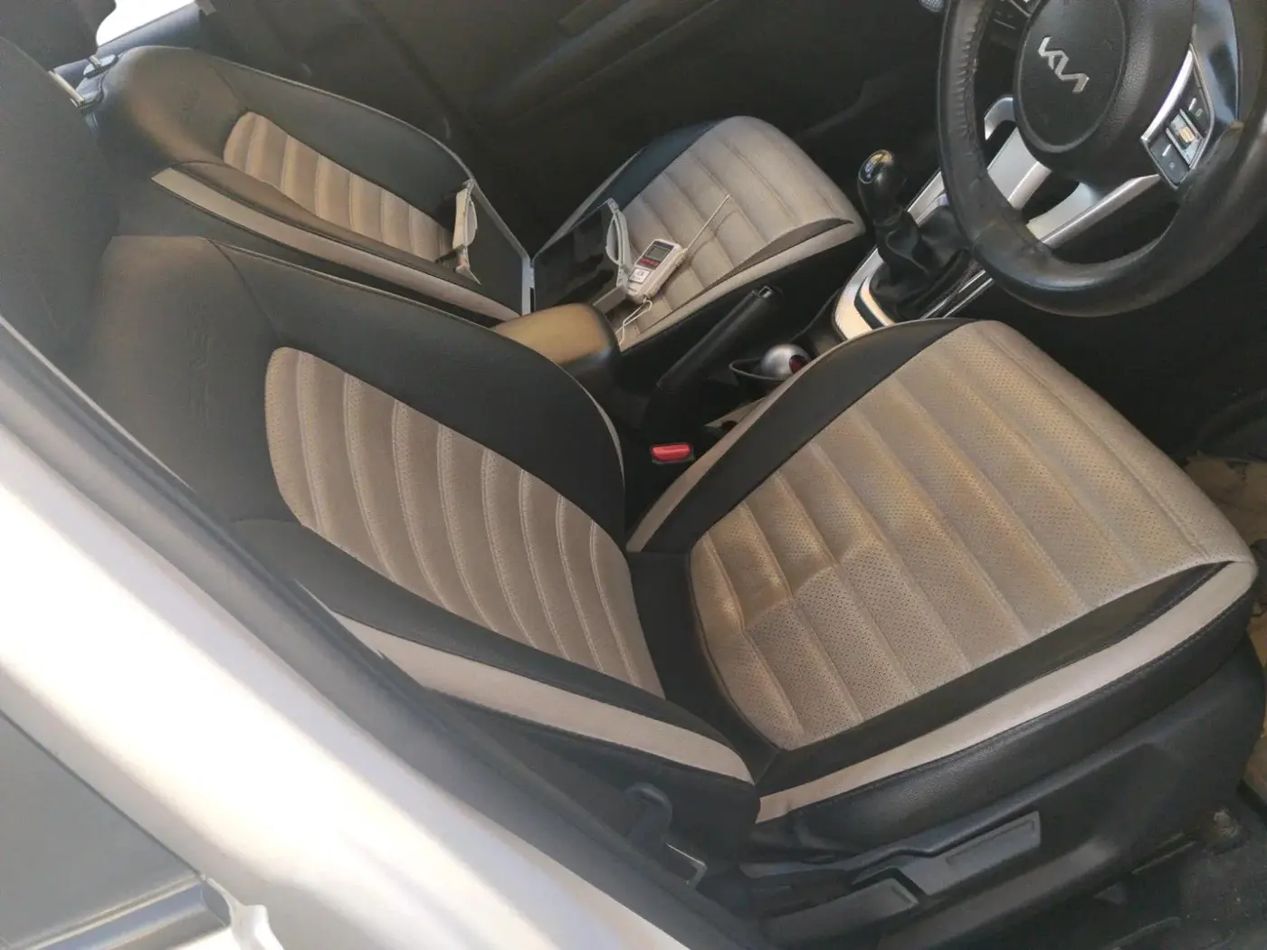 2022 KIA SONET HTK PLUS 1.2, Petrol, Manual, 29,044 km, interior