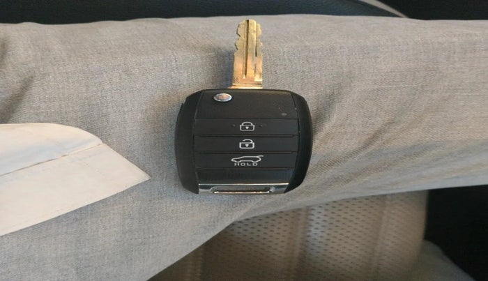 2022 KIA SONET HTK PLUS 1.2, Petrol, Manual, 29,044 km, interior