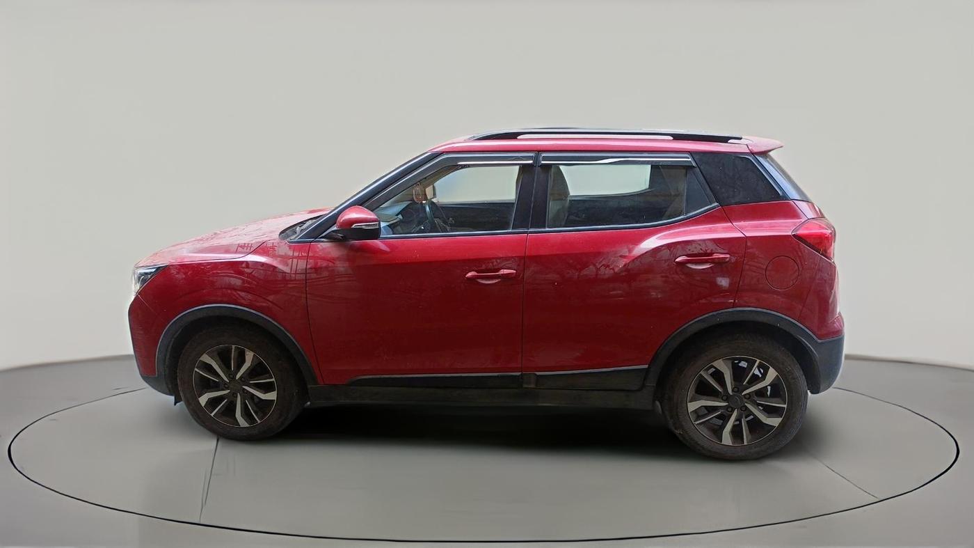 2020 Mahindra XUV300 W8 (O) 1.5 DIESEL AMT, Diesel, Automatic, 67,655 km, exterior