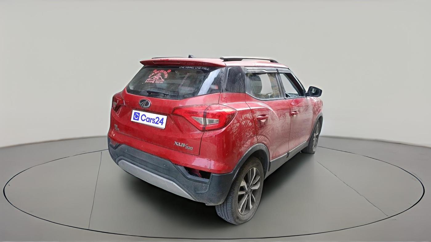 2020 Mahindra XUV300 W8 (O) 1.5 DIESEL AMT, Diesel, Automatic, 67,655 km, exterior