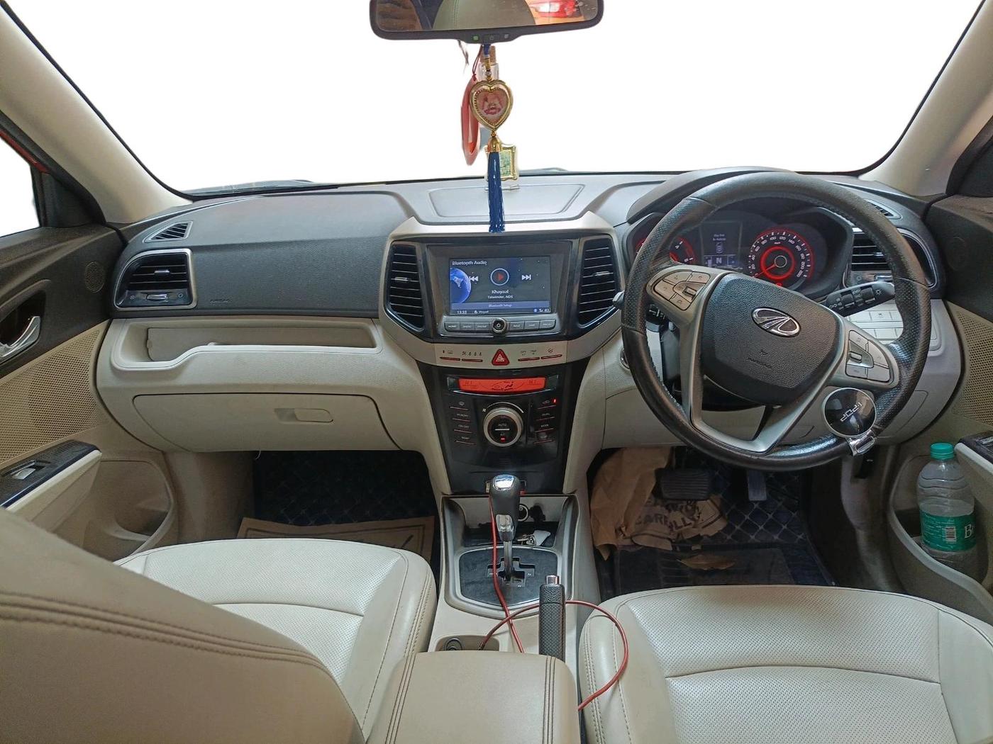2020 Mahindra XUV300 W8 (O) 1.5 DIESEL AMT, Diesel, Automatic, 67,655 km, interior