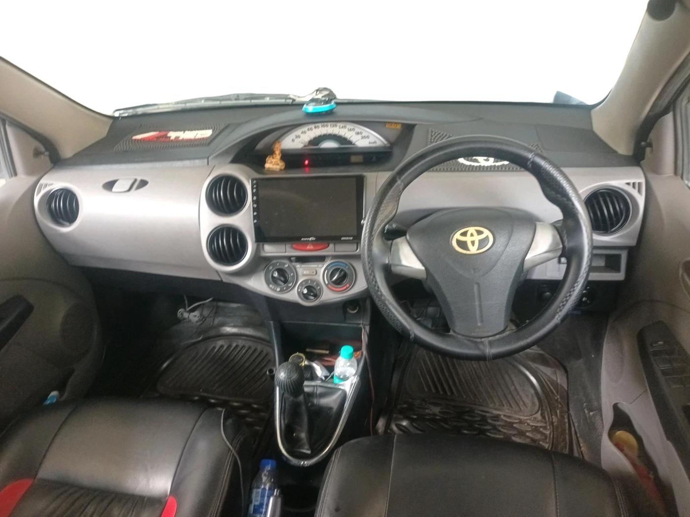 2011 Toyota Etios G, CNG, Manual, 1,08,932 km, interior