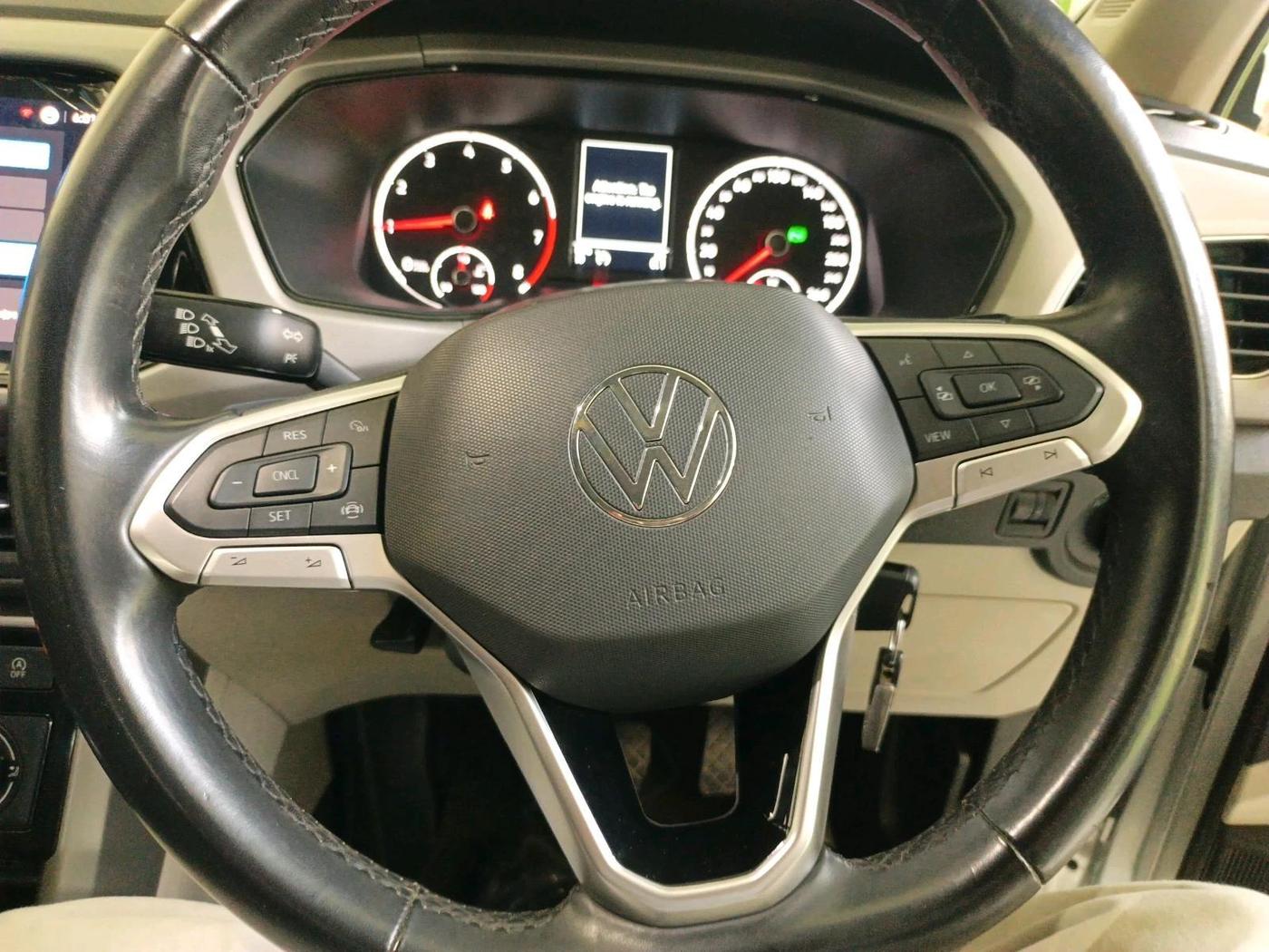 2022 Volkswagen TAIGUN HIGHLINE 1.0 TSI AT, Petrol, Automatic, 13,626 km, interior