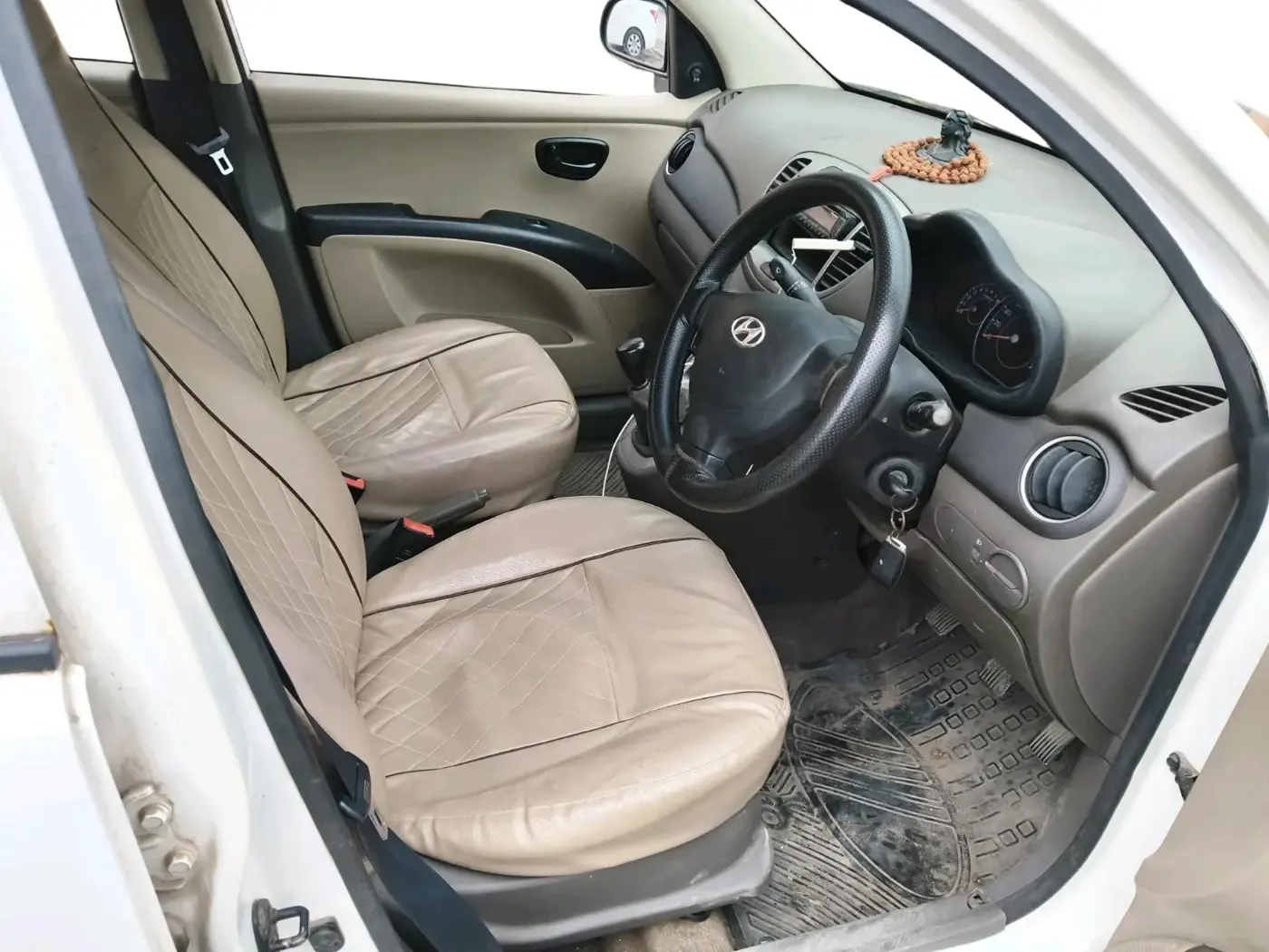 2014 Hyundai i10 ERA 1.1, Petrol, Manual, 48,209 km, interior