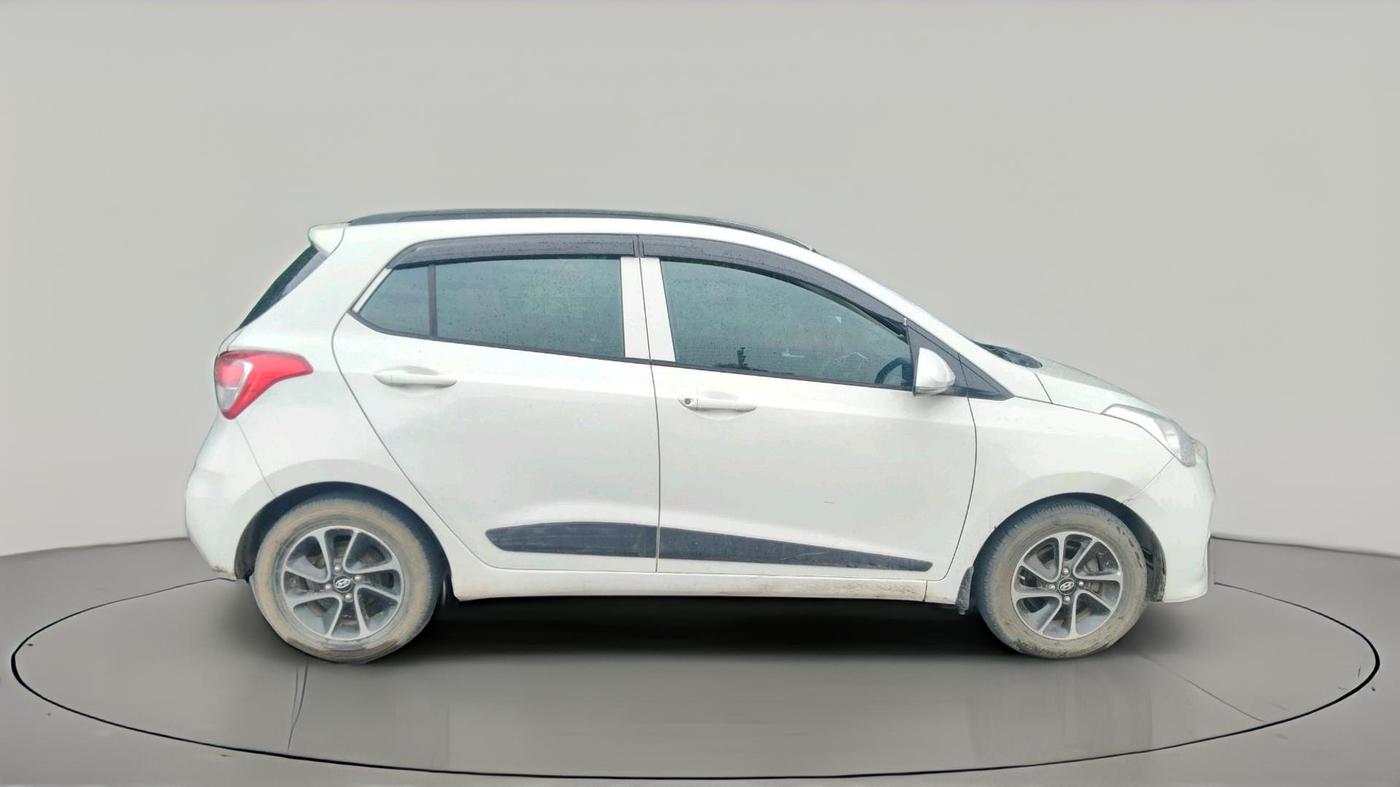 2017 Hyundai Grand i10 SPORTZ (O) AT 1.2 KAPPA VTVT, Petrol, Automatic, 48,082 km, exterior
