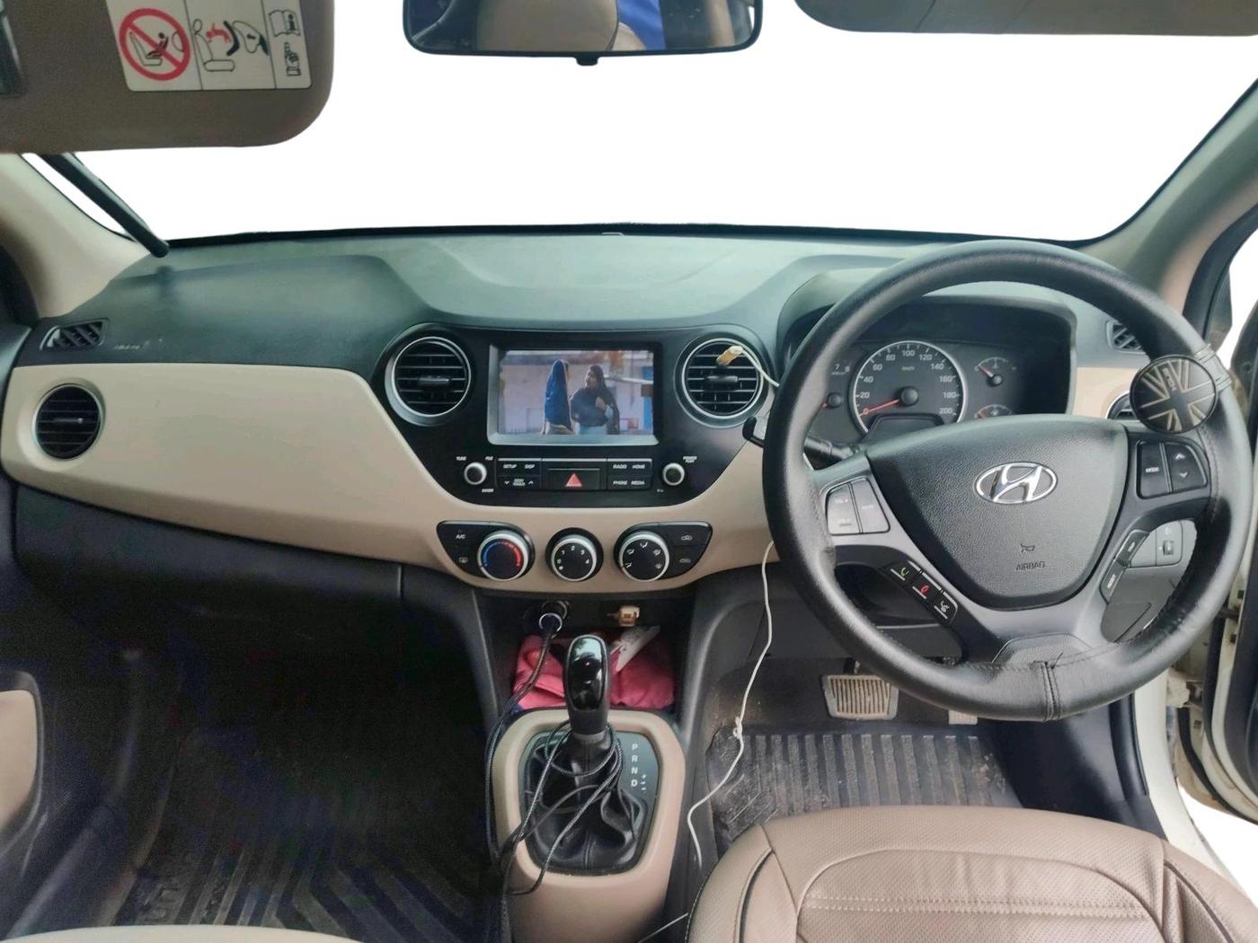 2017 Hyundai Grand i10 SPORTZ (O) AT 1.2 KAPPA VTVT, Petrol, Automatic, 48,082 km, interior