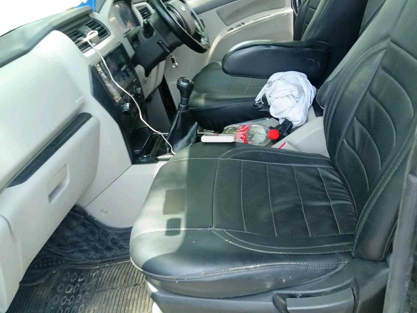 2022 Mahindra Scorpio S5, Diesel, Manual, 62,627 km, interior