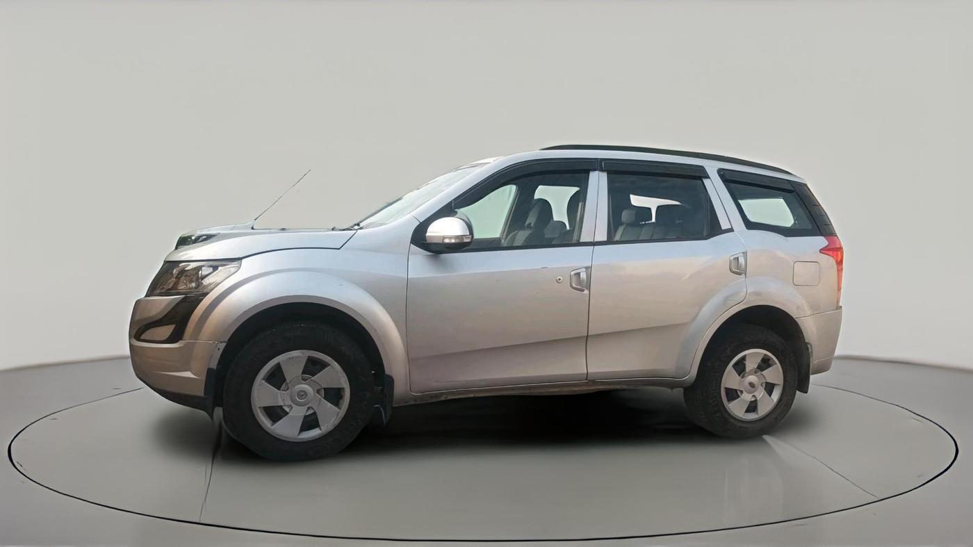 2016 Mahindra XUV500 W4 1.99, Diesel, Manual, 1,08,531 km, exterior