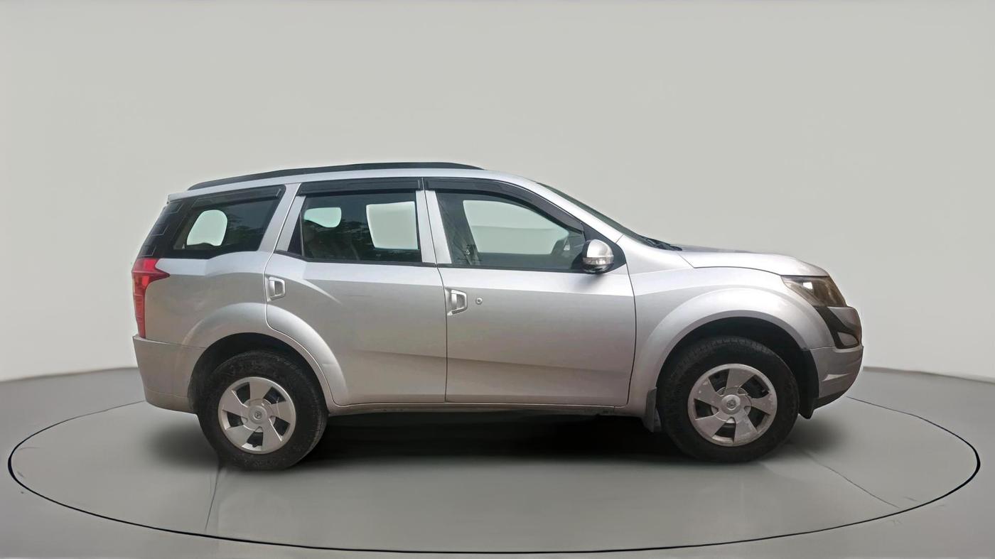 2016 Mahindra XUV500 W4 1.99, Diesel, Manual, 1,08,531 km, exterior