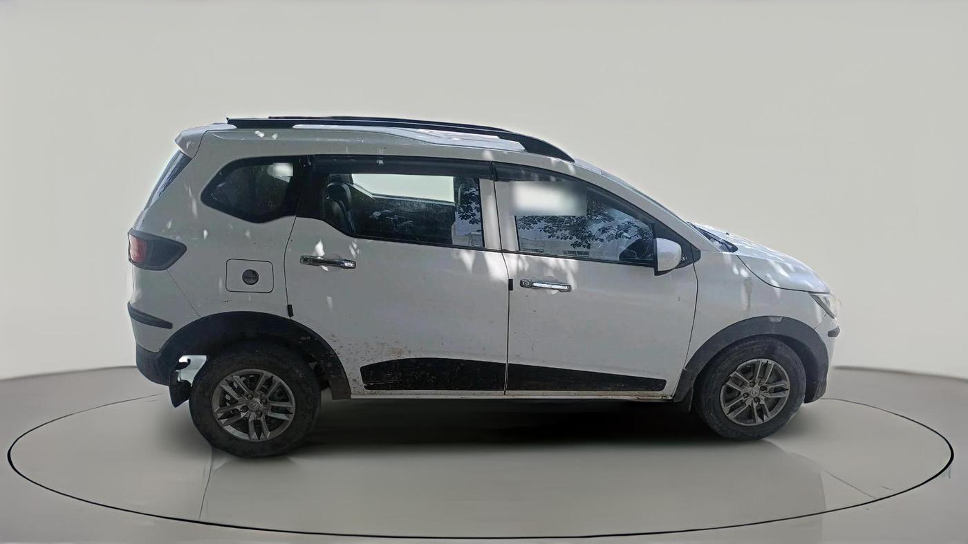2020 Renault TRIBER RXL MT, Petrol, Manual, 77,021 km, exterior