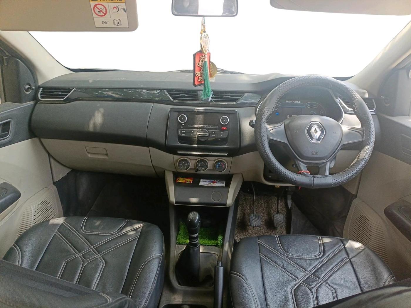 2020 Renault TRIBER RXL MT, Petrol, Manual, 77,021 km, interior