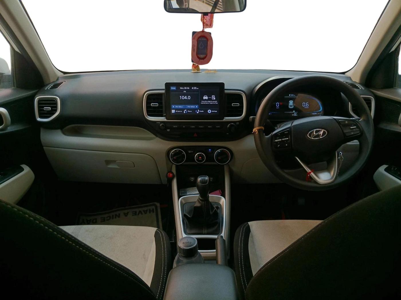 2024 Hyundai VENUE S(O) 1.2, Petrol, Manual, 11,100 km, interior