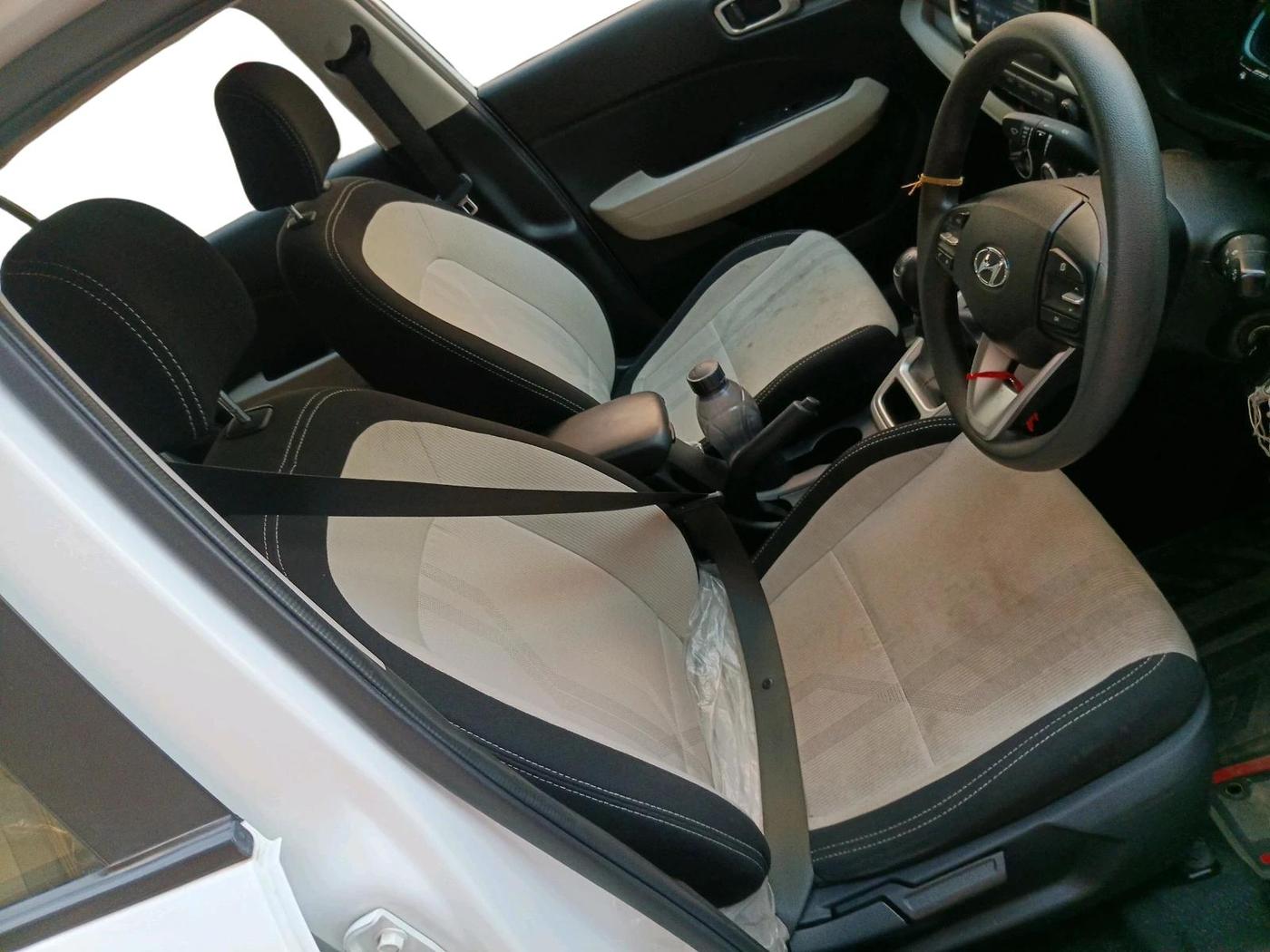 2024 Hyundai VENUE S(O) 1.2, Petrol, Manual, 11,100 km, interior