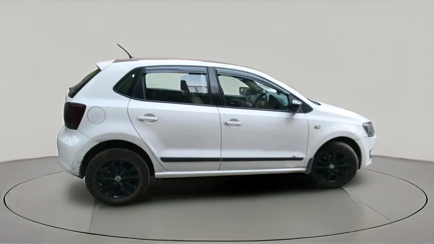 2014 Volkswagen Polo HIGHLINE1.2L, CNG, Manual, 1,24,521 km, exterior