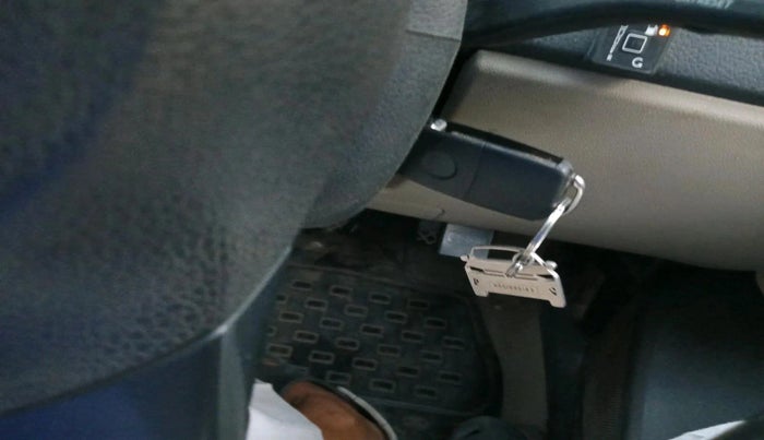 2014 Volkswagen Polo HIGHLINE1.2L, CNG, Manual, 1,24,521 km, interior