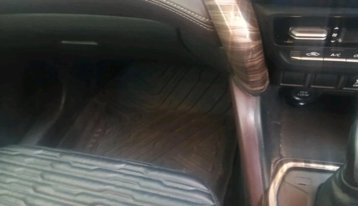 2023 Maruti Grand Vitara ZETA SMART HYBRID AT, Petrol, Automatic, 39,101 km, interior