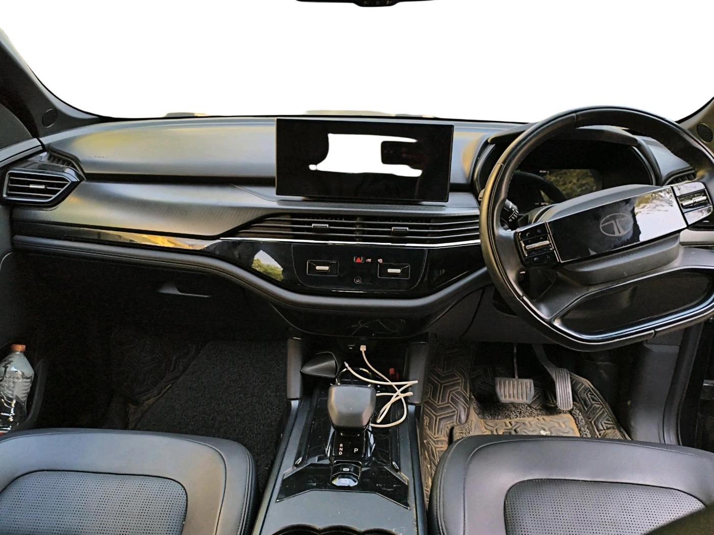 2025 Tata Safari Accomplished X Plus 7 STR Stealth Edition AT, Diesel, Automatic, 38,733 km, interior