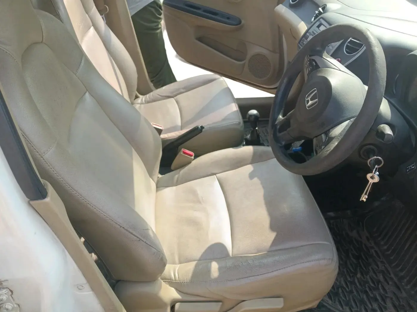2014 Honda Mobilio 1.5L I-VTEC S, CNG, Manual, 2,19,428 km, interior
