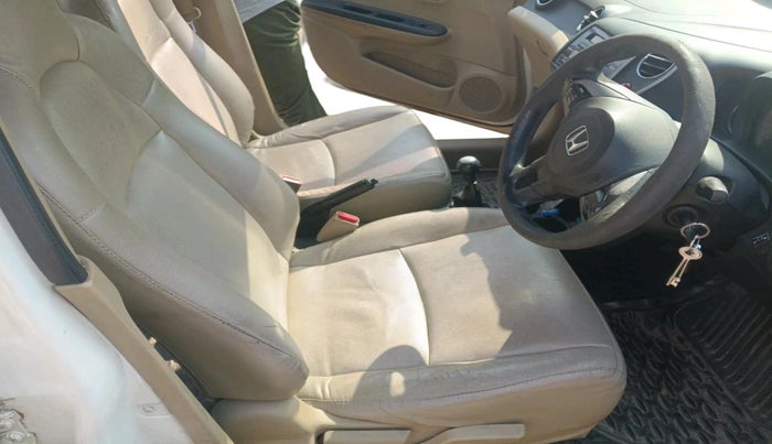 2014 Honda Mobilio 1.5L I-VTEC S, CNG, Manual, 2,19,428 km, interior