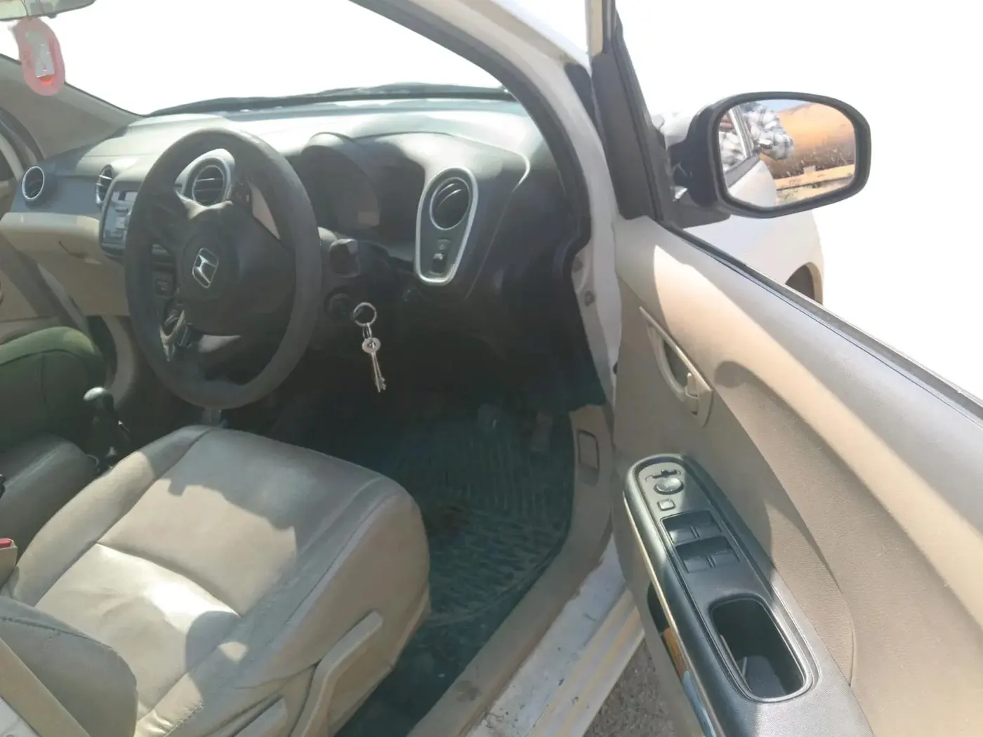 2014 Honda Mobilio 1.5L I-VTEC S, CNG, Manual, 2,19,428 km, interior