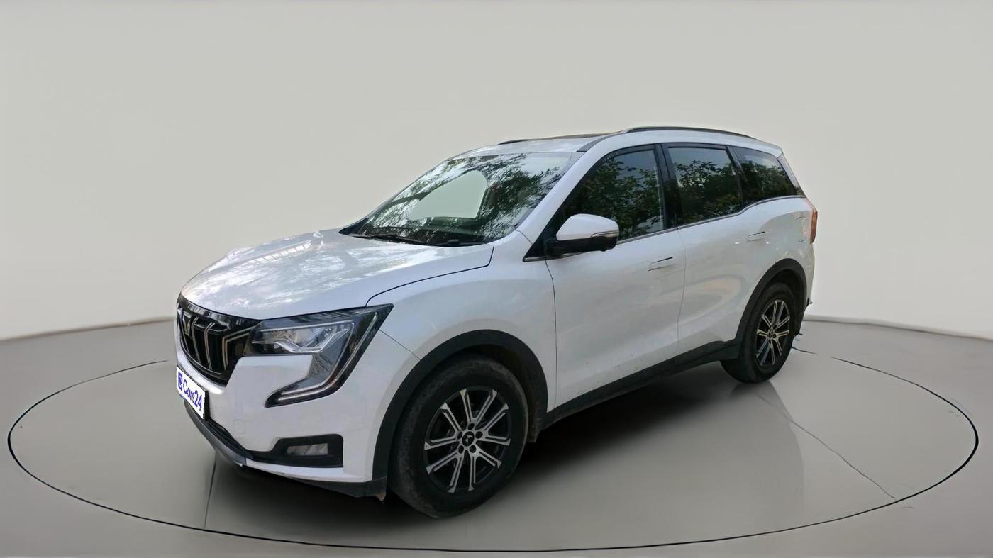 2025 Mahindra XUV700 AX 7 LUXURY D AT 7 STR, Diesel, Automatic, 66,099 km, exterior