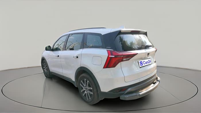 2025 Mahindra XUV700 AX 7 LUXURY D AT 7 STR, Diesel, Automatic, 66,099 km, exterior