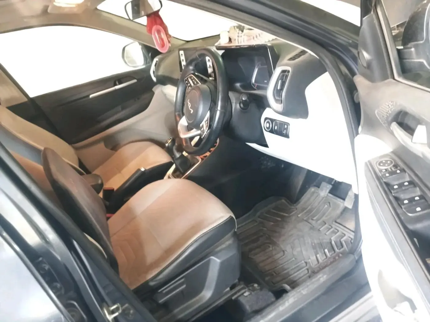 2021 KIA SONET HTX 1.0 IMT, Petrol, Manual, 43,462 km, interior