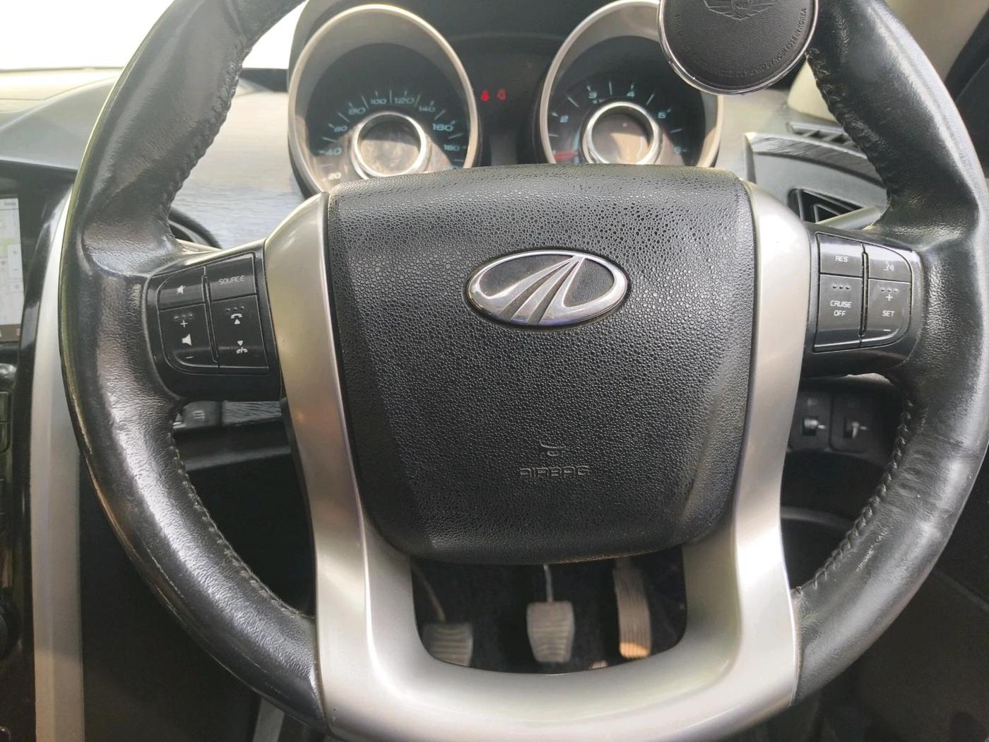 2018 Mahindra XUV500 W9, Diesel, Manual, 89,360 km, interior