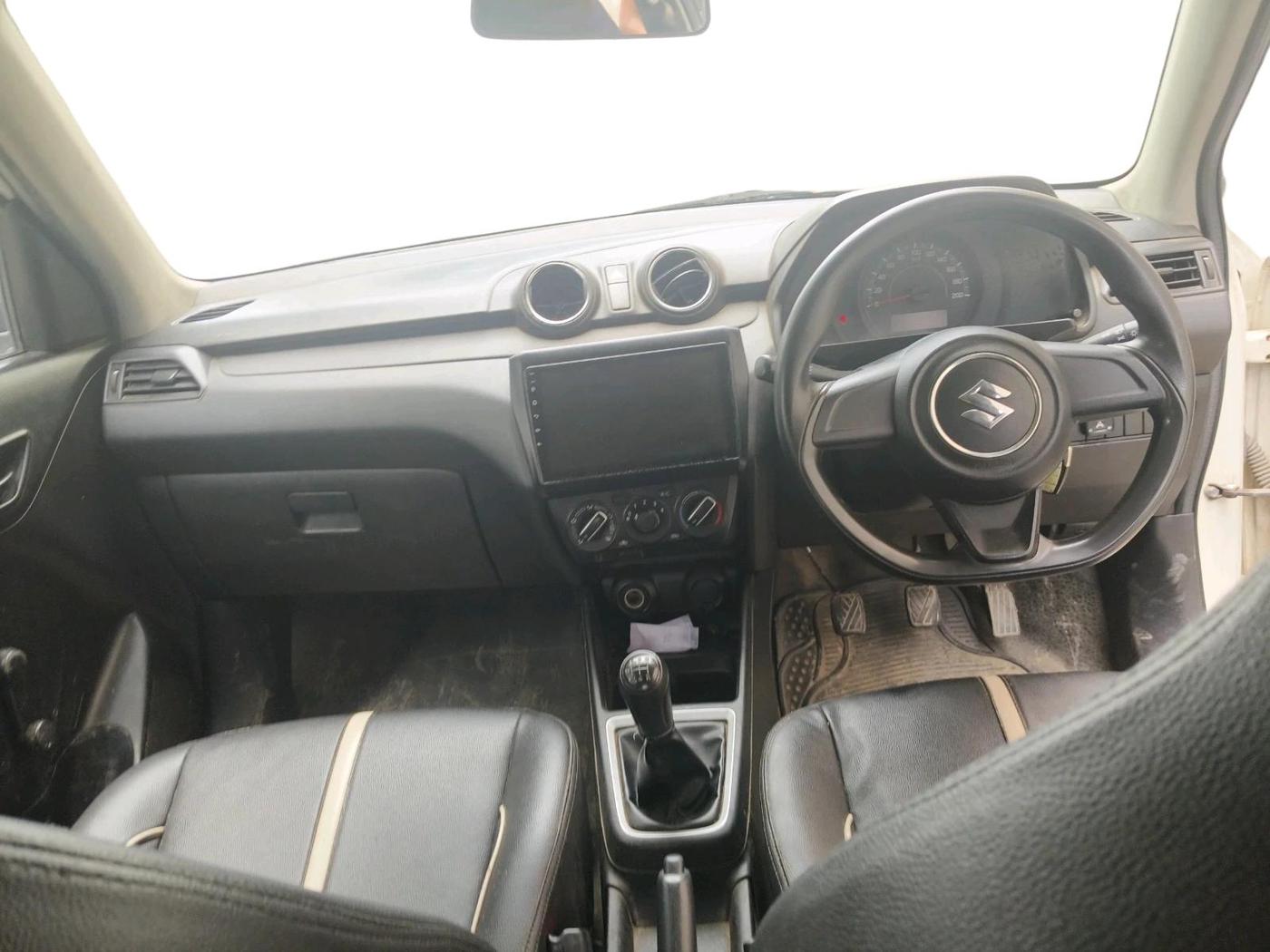 2021 Maruti Swift LXI, CNG, Manual, 70,951 km, interior