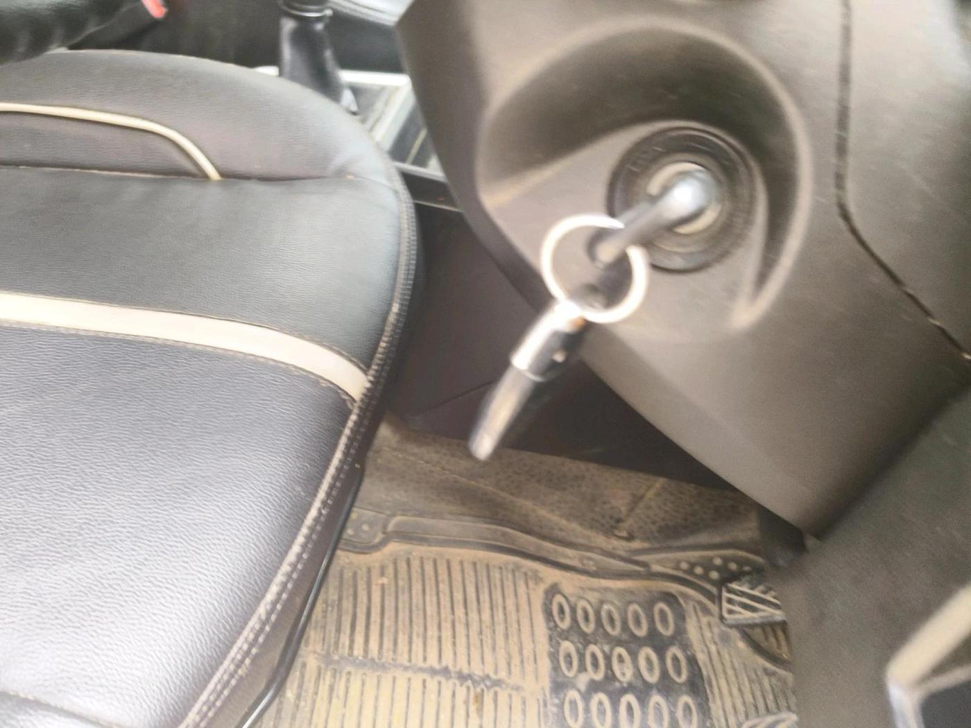 2021 Maruti Swift LXI, CNG, Manual, 70,951 km, interior