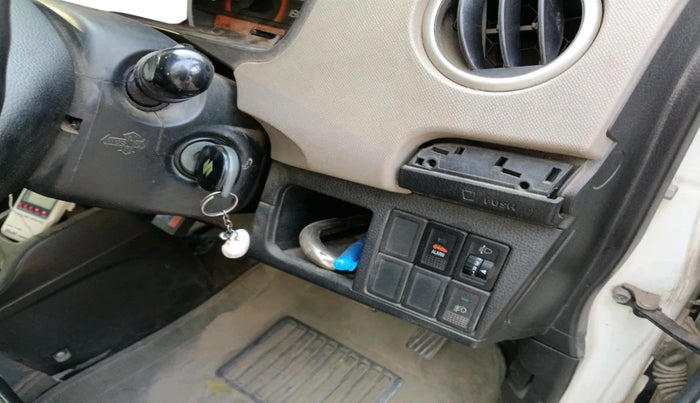 2015 Maruti Wagon R 1.0 VXI, Petrol, Manual, 93,112 km, interior