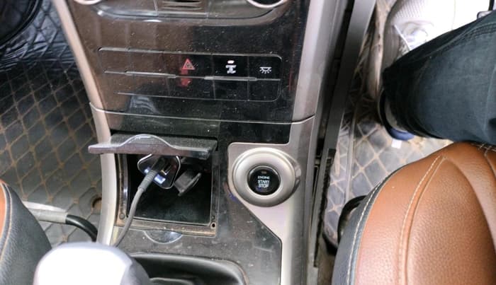 2021 Mahindra XUV500 W7, Diesel, Manual, 95,535 km, interior