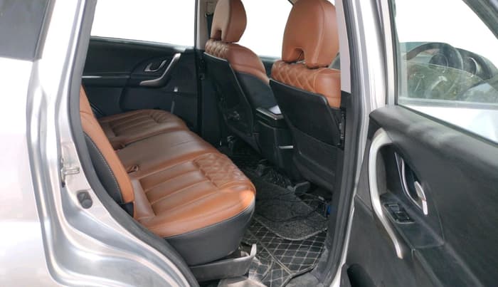 2021 Mahindra XUV500 W7, Diesel, Manual, 95,535 km, interior